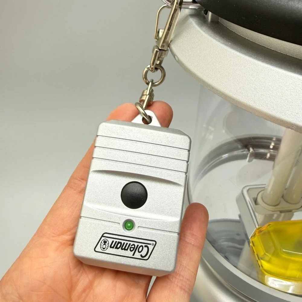 COLEMAN Florescent Lantern Battery‎ Powered Remote Control Includes D Batteries